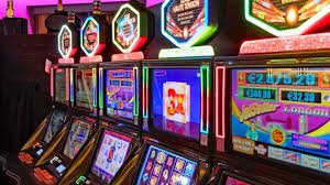 Filipino player browsing 22jl sports and casino sections on mobile
